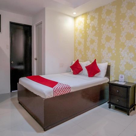 โอโย 697 โอเบรโร สวีท Hotel Davao ภายนอก รูปภาพ