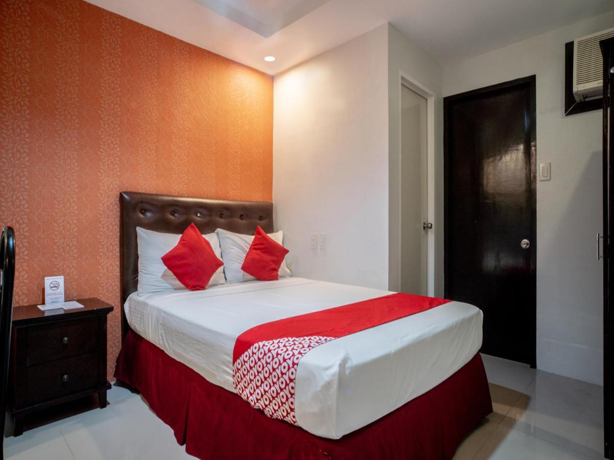 โอโย 697 โอเบรโร สวีท Hotel Davao ภายนอก รูปภาพ