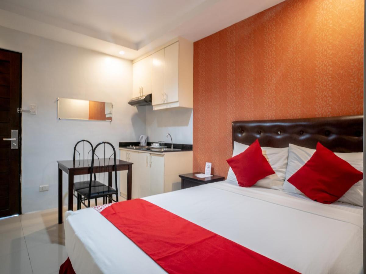 โอโย 697 โอเบรโร สวีท Hotel Davao ภายนอก รูปภาพ